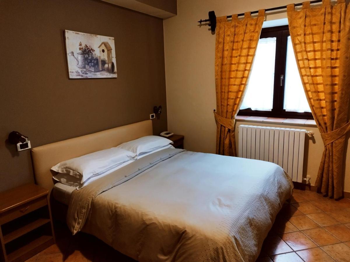 Hotel Altopiano Delle Rocche Rocca di Mezzo Exterior foto